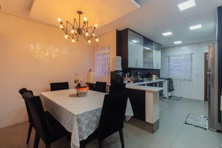 Casa à venda com 200m², 3 quartos e 1 vaga Casa à venda com 200m², 3 quartos e 1 vagaCozinha