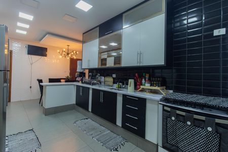 Casa à venda com 200m², 3 quartos e 1 vaga Casa à venda com 200m², 3 quartos e 1 vagaCozinha
