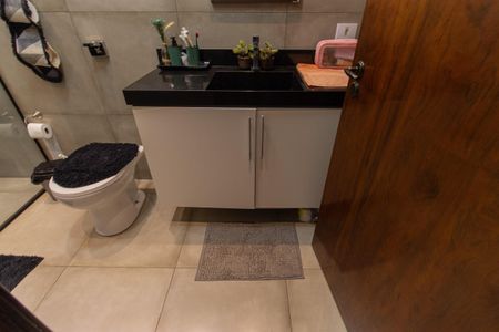 Casa à venda com 200m², 3 quartos e 1 vaga Casa à venda com 200m², 3 quartos e 1 vagaBanheiro