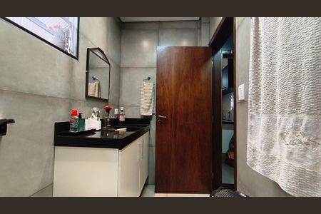 Casa à venda com 200m², 3 quartos e 1 vaga Casa à venda com 200m², 3 quartos e 1 vagaBanheiro