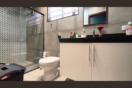 Casa à venda com 200m², 3 quartos e 1 vaga Casa à venda com 200m², 3 quartos e 1 vagaBanheiro