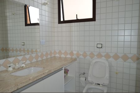 Apartamento à venda com 73m², 3 quartos e 3 vagasBanheiro da Suíte