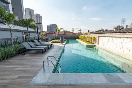 Studio à venda com 30m², 1 quarto e sem vagaPiscina