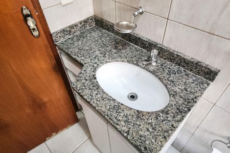 Casa à venda com 143m², 2 quartos e 2 vagasBanheiro Social