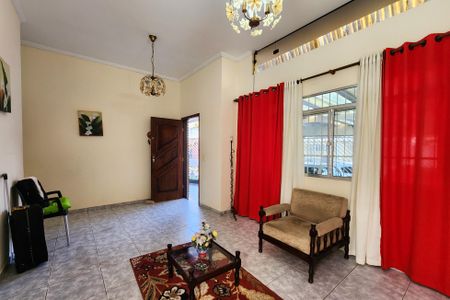 Casa à venda com 143m², 2 quartos e 2 vagasSala