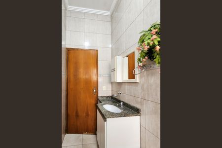 Casa à venda com 143m², 2 quartos e 2 vagasBanheiro Social