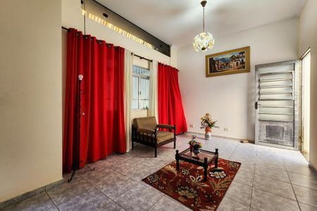 Casa à venda com 143m², 2 quartos e 2 vagasSala