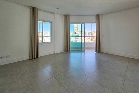 Apartamento para alugar com 110m², 3 quartos e 1 vaga Apartamento para alugar com 110m², 3 quartos e 1 vagaSala