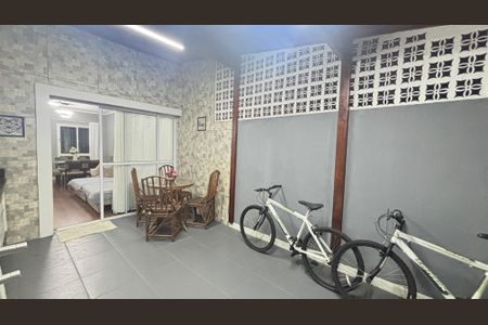 Casa à venda com 266m², 3 quartos e 3 vagas Casa à venda com 266m², 3 quartos e 3 vagasVaranda da Sala