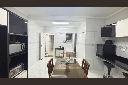 Casa à venda com 266m², 3 quartos e 3 vagas Casa à venda com 266m², 3 quartos e 3 vagasCozinha