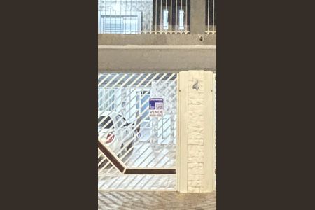 Casa à venda com 266m², 3 quartos e 3 vagas Casa à venda com 266m², 3 quartos e 3 vagasFachada