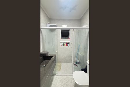 Casa à venda com 266m², 3 quartos e 3 vagas Casa à venda com 266m², 3 quartos e 3 vagasBanheiro