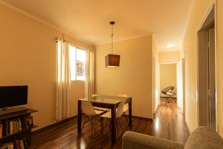 Apartamento para alugar com 80m², 3 quartos e 1 vaga Apartamento para alugar com 80m², 3 quartos e 1 vagaSala