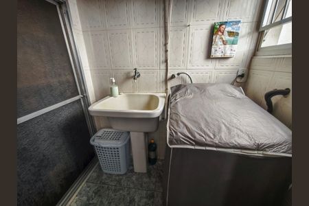 Apartamento à venda com 69m², 2 quartos e 1 vagaÁrea de Serviço