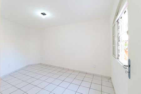 Casa à venda com 110m², 2 quartos e 3 vagasQuarto 2