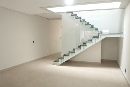 Casa à venda com 200m², 3 quartos e 4 vagasSala