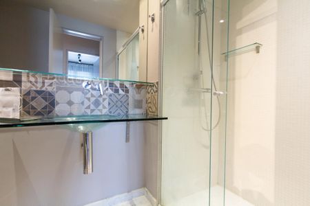 Apartamento para alugar com 70m², 2 quartos e 1 vaga Apartamento para alugar com 70m², 2 quartos e 1 vagaBanheiro