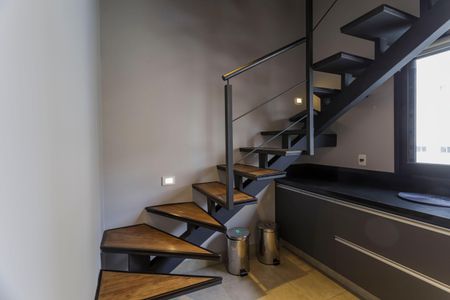 Apartamento para alugar com 70m², 1 quarto e 1 vagaEscada