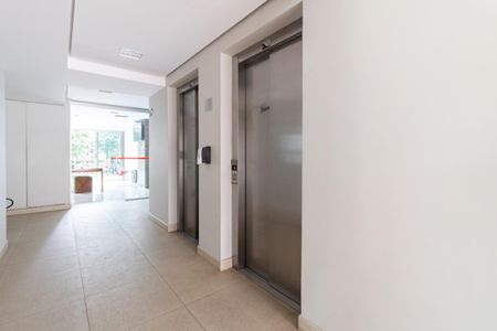 Apartamento para alugar com 70m², 1 quarto e 1 vaga Apartamento para alugar com 70m², 1 quarto e 1 vagaHall Elevadores