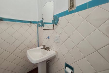 Casa para alugar com 200m², 2 quartos e 2 vagasBanheiro Social