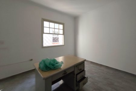 Casa para alugar com 200m², 2 quartos e 2 vagasQuarto Suíte