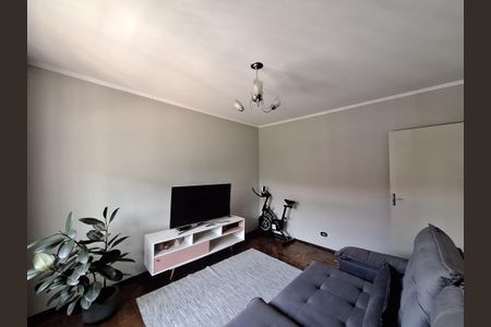 Casa à venda com 111m², 2 quartos e 2 vagasSala
