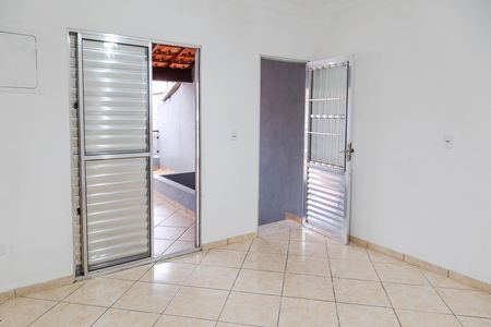 Casa para alugar com 125m², 3 quartos e sem vaga Casa para alugar com 125m², 3 quartos e sem vagaSala