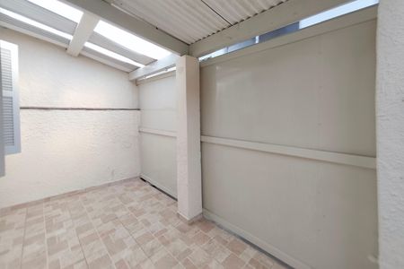 Casa para alugar com 138m², 2 quartos e 2 vagasQuintal