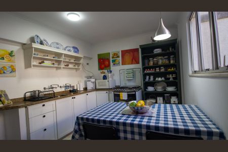 Apartamento à venda com 209m², 4 quartos e 2 vagasCozinha e Área de Serviço