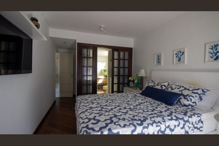 Apartamento à venda com 209m², 4 quartos e 2 vagasSuíte