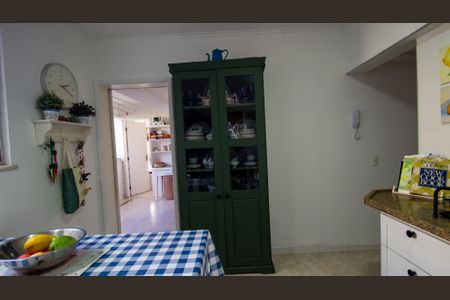 Apartamento à venda com 209m², 4 quartos e 2 vagasCozinha e Área de Serviço