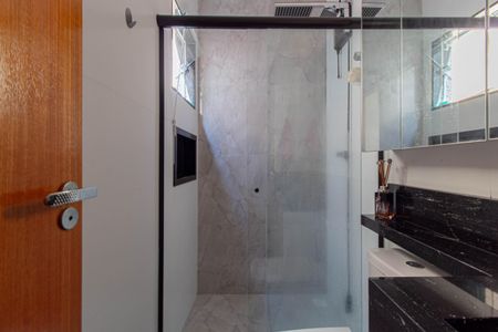 Casa à venda com 135m², 3 quartos e 3 vagasBanheiro da Suite