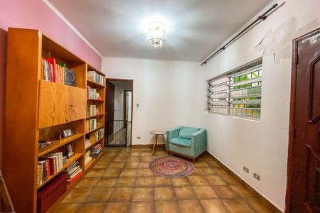 Casa à venda com 170m², 4 quartos e 2 vagas Casa à venda com 170m², 4 quartos e 2 vagasSala