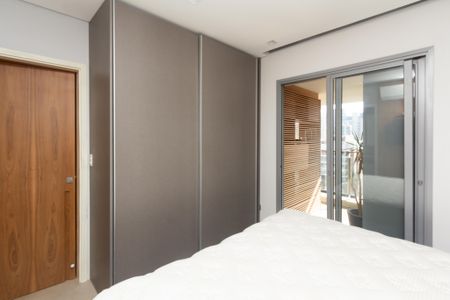 Apartamento à venda com 68m², 1 quarto e 1 vagaSuíte