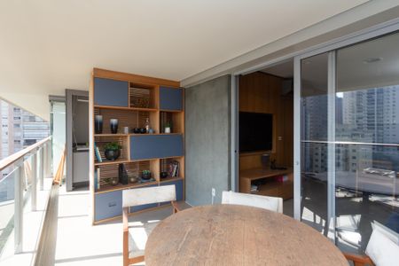 Apartamento à venda com 68m², 1 quarto e 1 vagaVaranda