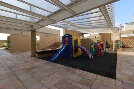 Apartamento à venda com 128m², 3 quartos e 4 vagasÁrea Comum - Playground