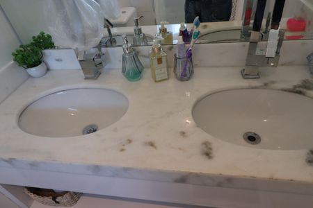 Apartamento à venda com 128m², 3 quartos e 4 vagasBanheiro da Suíte 3 - Pia