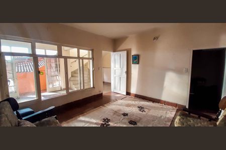 Casa à venda com 125m², 3 quartos e 3 vagas Casa à venda com 125m², 3 quartos e 3 vagasSala