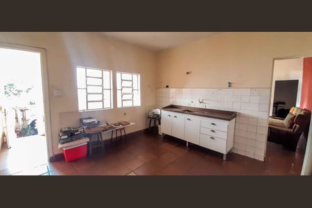 Casa à venda com 125m², 3 quartos e 3 vagas Casa à venda com 125m², 3 quartos e 3 vagasCozinha