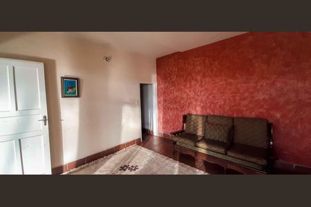 Casa à venda com 125m², 3 quartos e 3 vagas Casa à venda com 125m², 3 quartos e 3 vagasSala