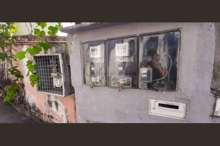 Casa à venda com 125m², 3 quartos e 3 vagas Casa à venda com 125m², 3 quartos e 3 vagasRelógios Separados