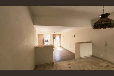 Casa à venda com 181m², 3 quartos e 4 vagasSala