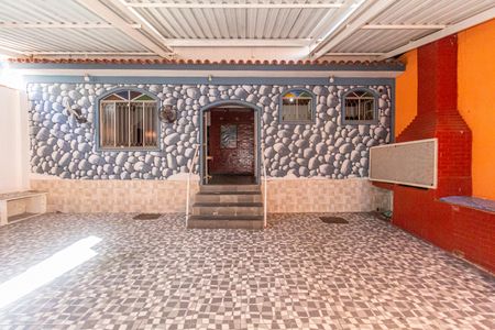 Casa para alugar com 400m², 2 quartos e 1 vagaQuintal