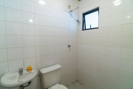 Casa à venda com 452m², 4 quartos e 5 vagasBanheiro da Garagem