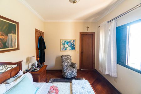 Casa à venda com 452m², 4 quartos e 5 vagasSuíte 1