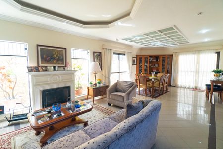 Casa à venda com 452m², 4 quartos e 5 vagasSala