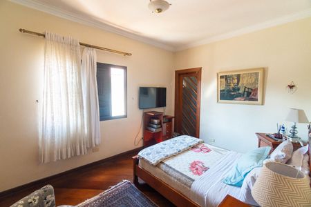 Casa à venda com 452m², 4 quartos e 5 vagasSuíte 1