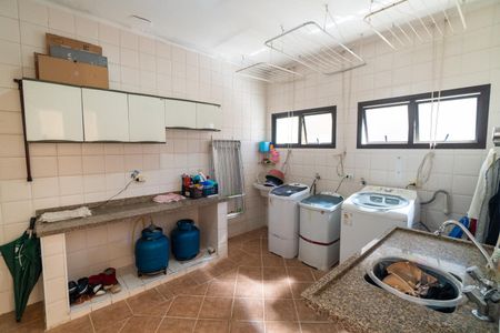 Casa à venda com 452m², 4 quartos e 5 vagasÁrea de Serviço