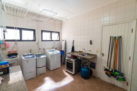 Casa à venda com 452m², 4 quartos e 5 vagasÁrea de Serviço