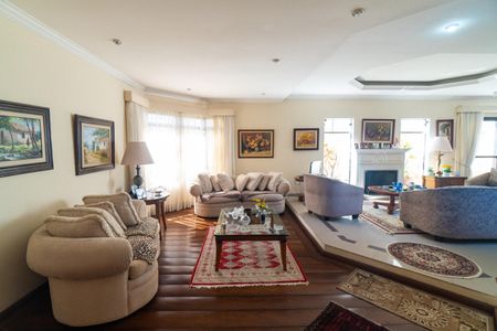 Casa à venda com 452m², 4 quartos e 5 vagasSala